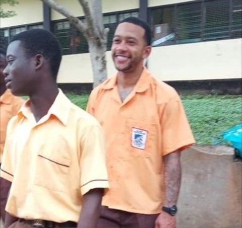 Fomer Manchester united player Memphis Depay In Ghana School for Deaf and Dumb ( pictures)