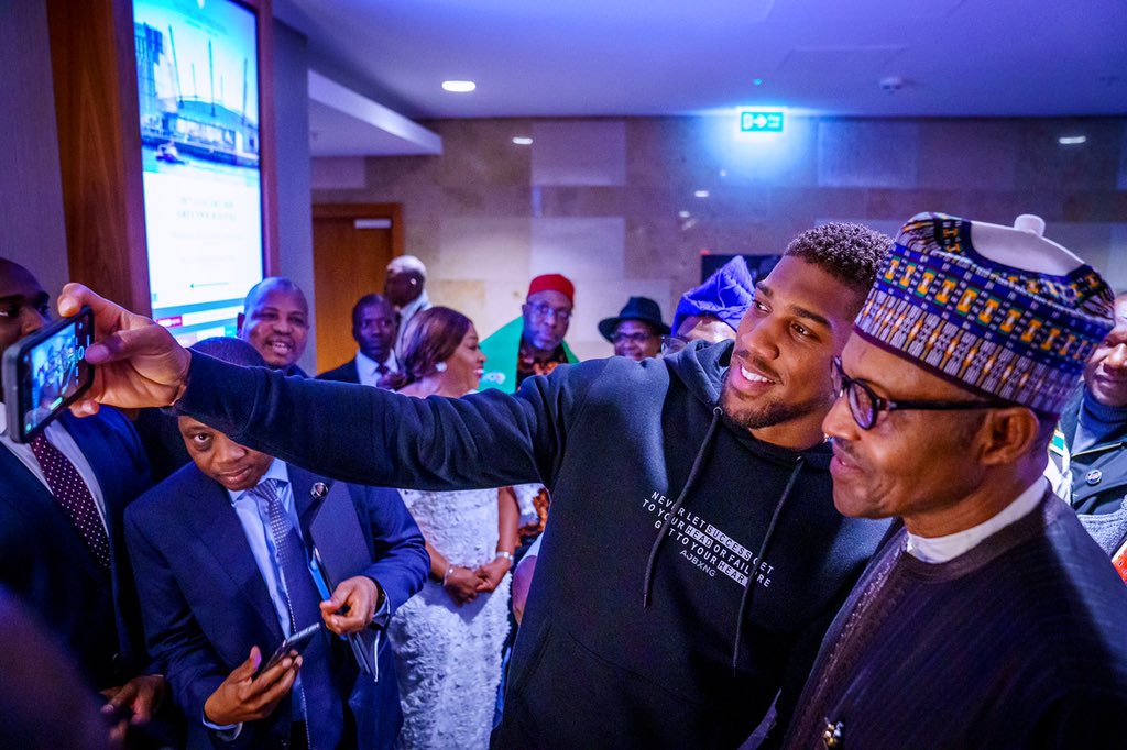 Anthony Joshua Takes selfie with Buhari in London 