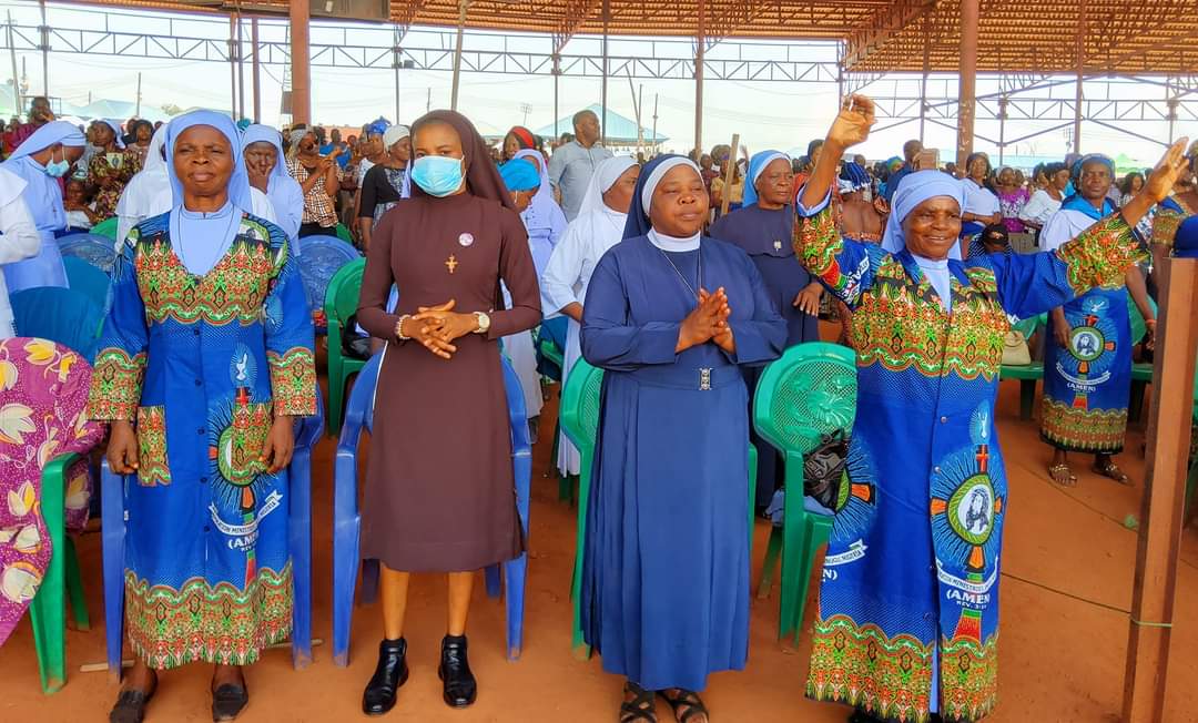 Fr Mbaka adoration ministry with Gov umahi and ugwuanyi