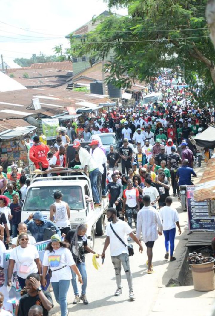 Obidients in Ugep Cross-River marching for Peter Obi 