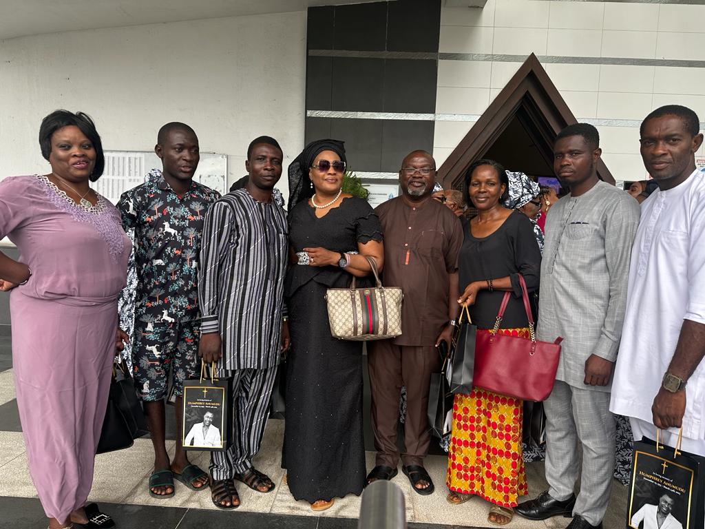 Peter Obi paid condolence visit to late chief Humphrey Anumodu family 