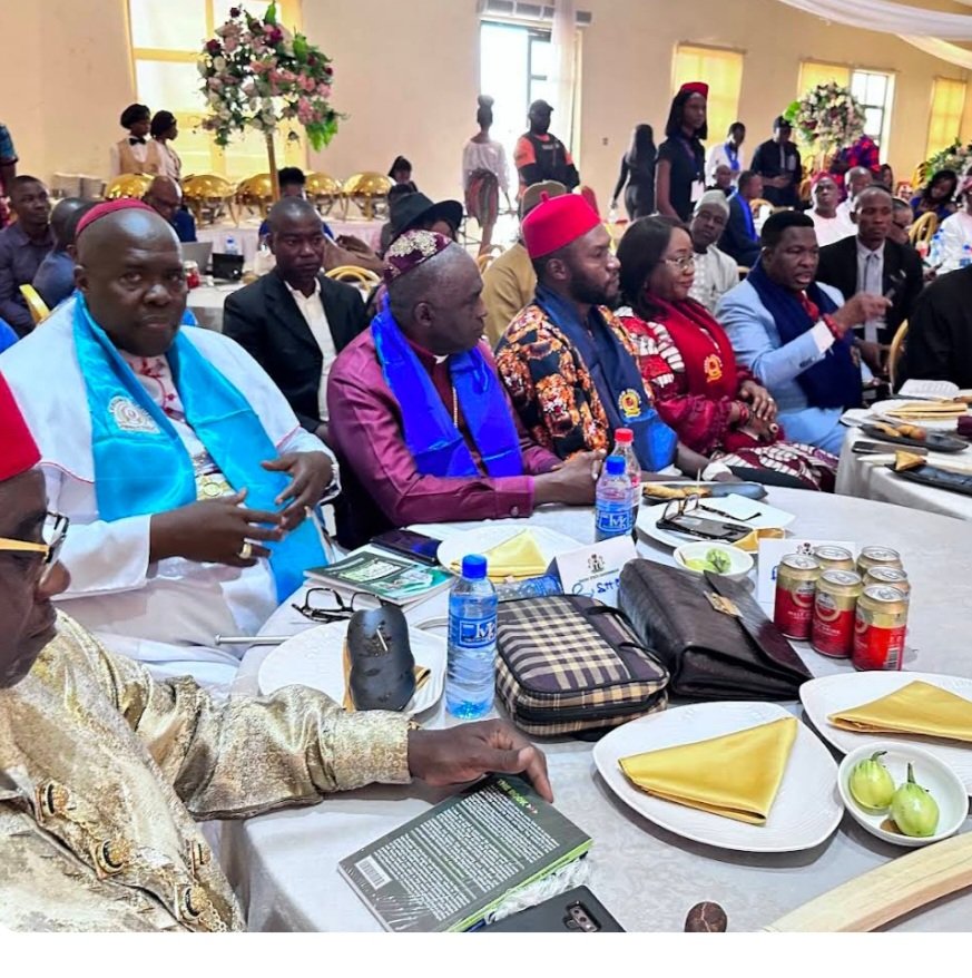 Peter Obi at Nzuko Ummuna, Building bridges for a new Nigeria in Enugu state. 