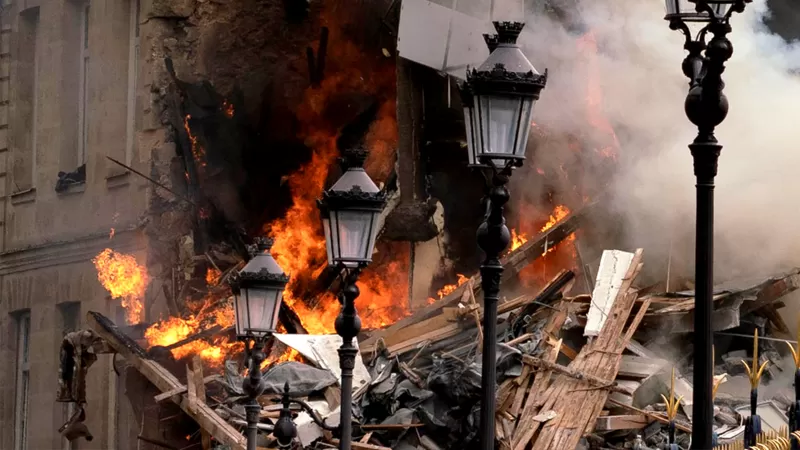 Building explosion in France 