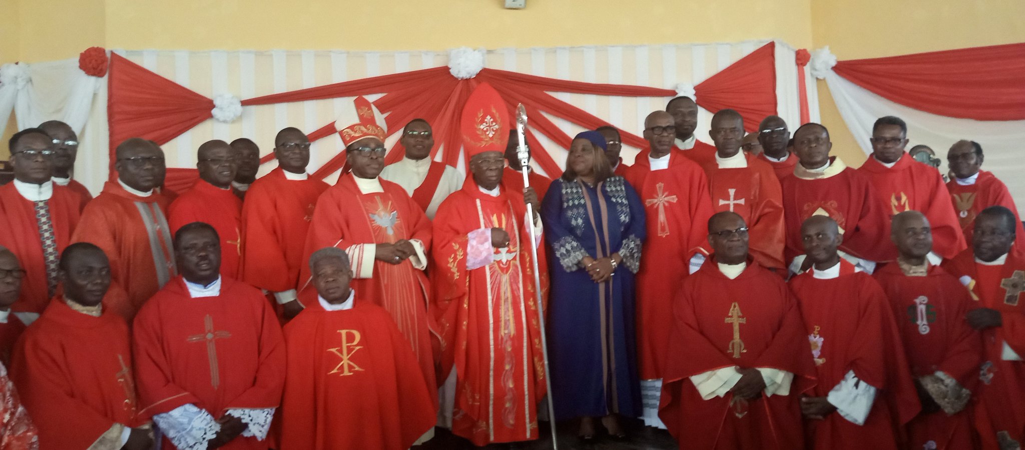 Cardinal Arinze flanked by Bishop Denis Isizoh and Catholic priests, Prof. Omenugha at Ojukwu university, Igbariam Campus 