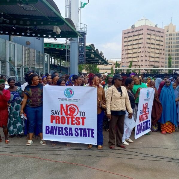 Anti protesters in Abuja Eagles square 