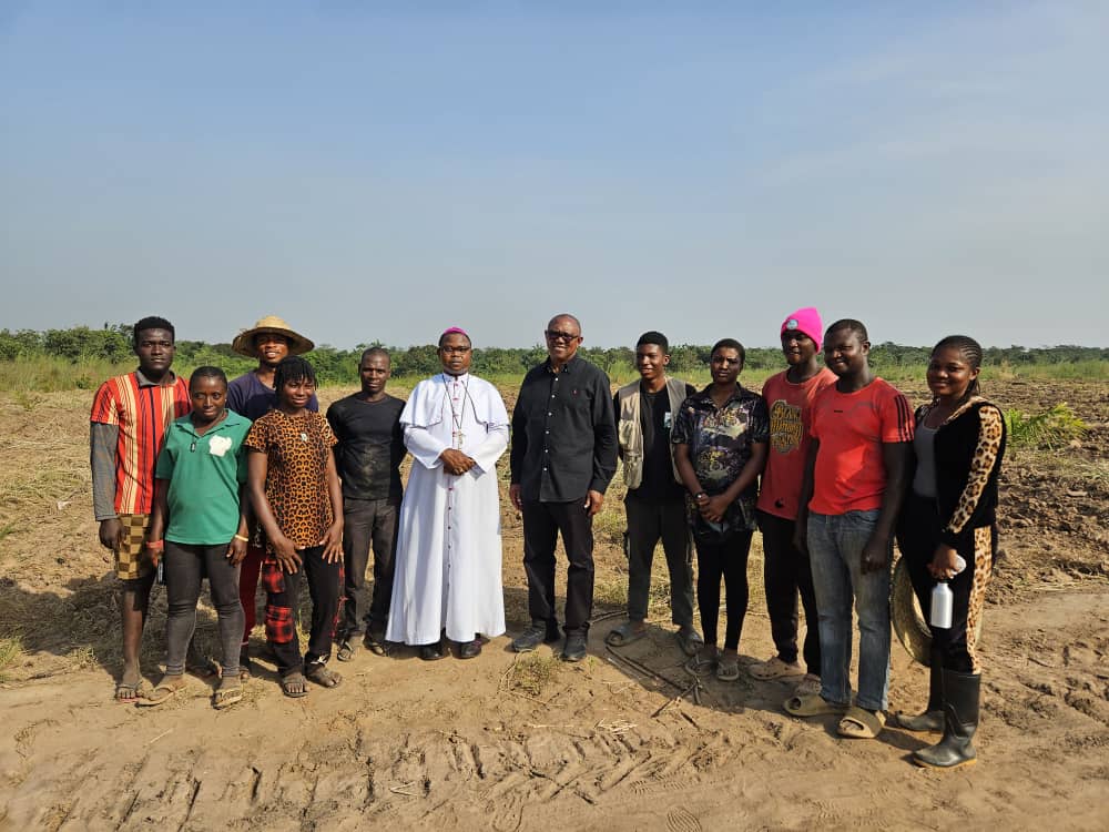 Peter Obi donating to Agric sector 